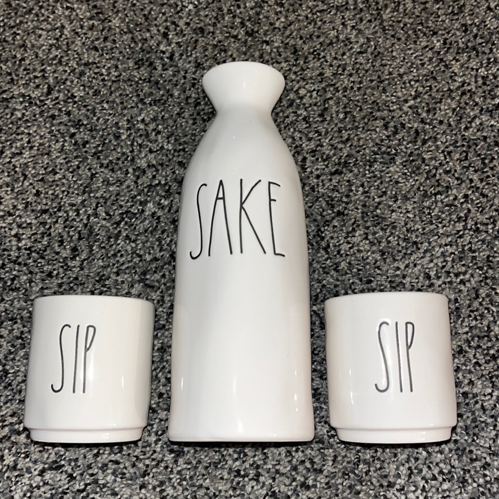 Rae dunn sake set!